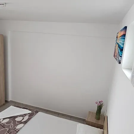 Aorra Nibiru Cu Piscina Incalzita ホームステイ *