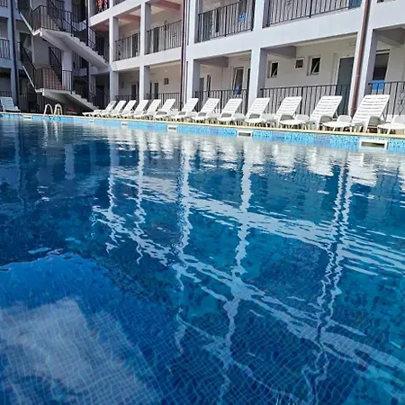 Aorra Nibiru Cu Piscina Incalzita ホームステイ コスティネシュティ